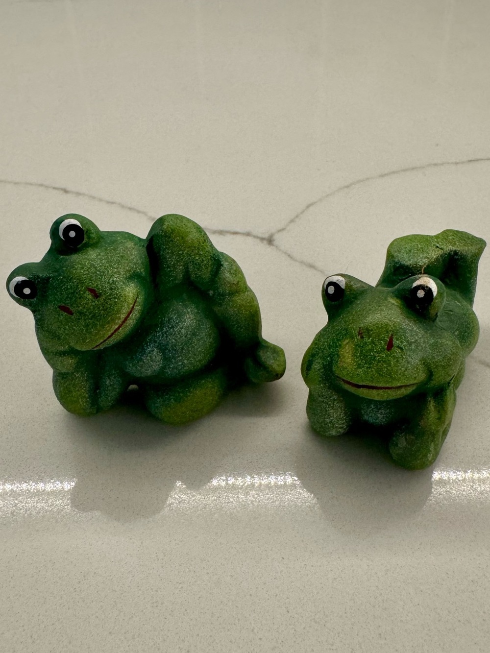 Vintage Miniature Ceramic Frog Figurines